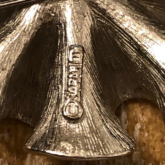 Vintage Silver tone Brooch - Picture 3 of 3